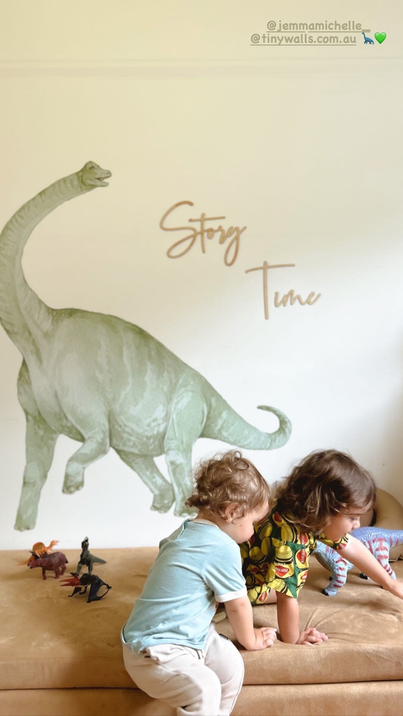 Brachiosaurus Dinosaur Wall Decals