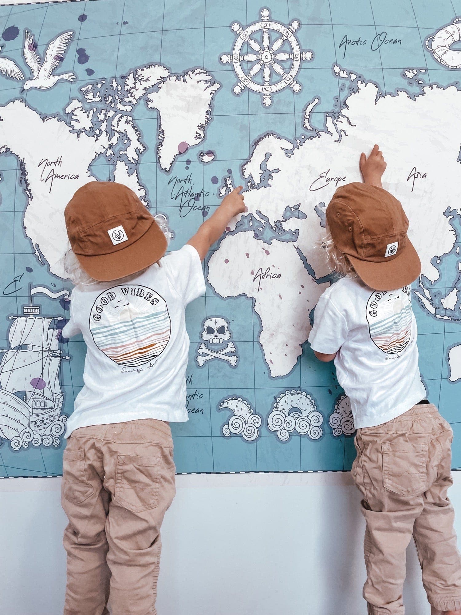 Little Explorer Atlas Old World Map Decal