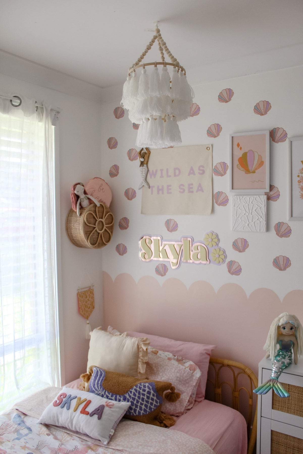 Customer photo of sea shell decals in a girls bedroom