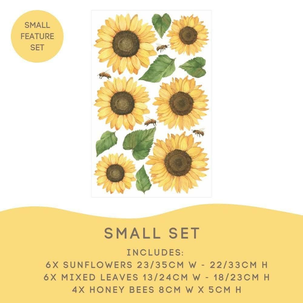 Sunflower Small Set: 6 sunflowers 23 to 35cm, 6 mixed leaves and 4 honey bees